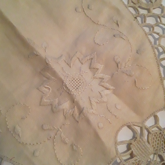 Vintage Linens Kitchen Vintage Oval Shape Table Runner Poshmark